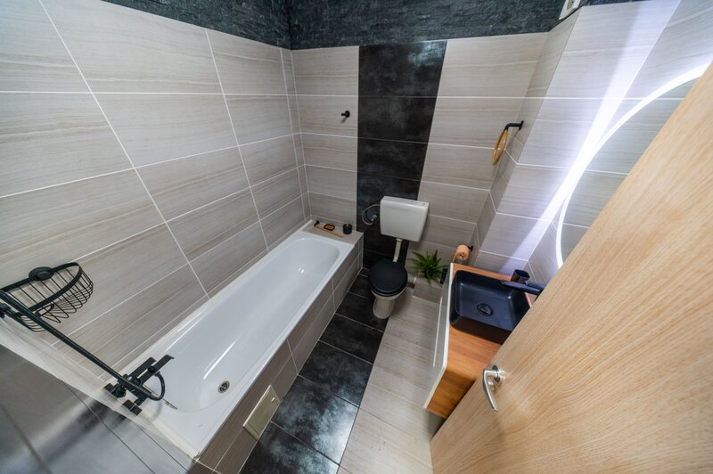 Berceni, Metalurgiei, apartament 3 camere, mobilat partial, finisat!